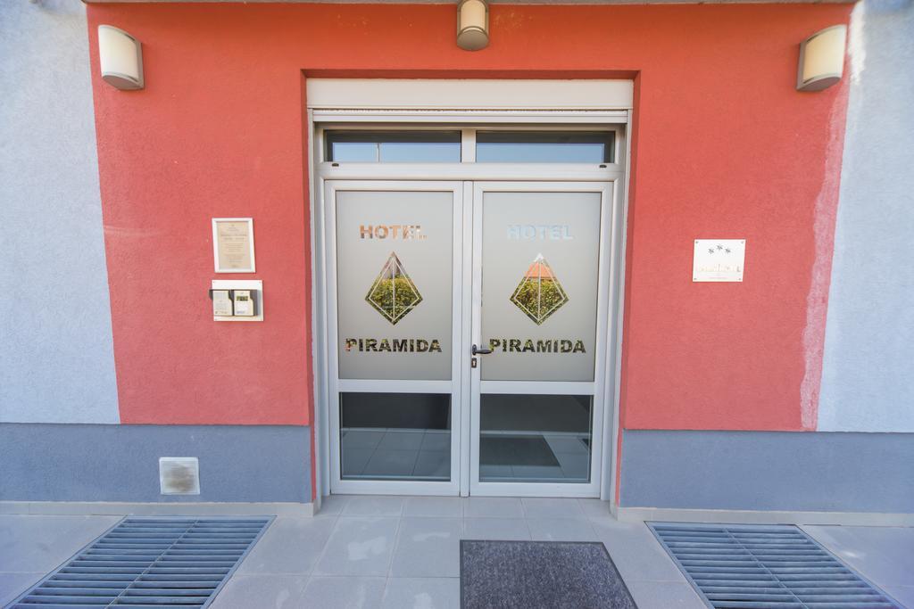 Hotel Piramida Podgorica Exterior foto